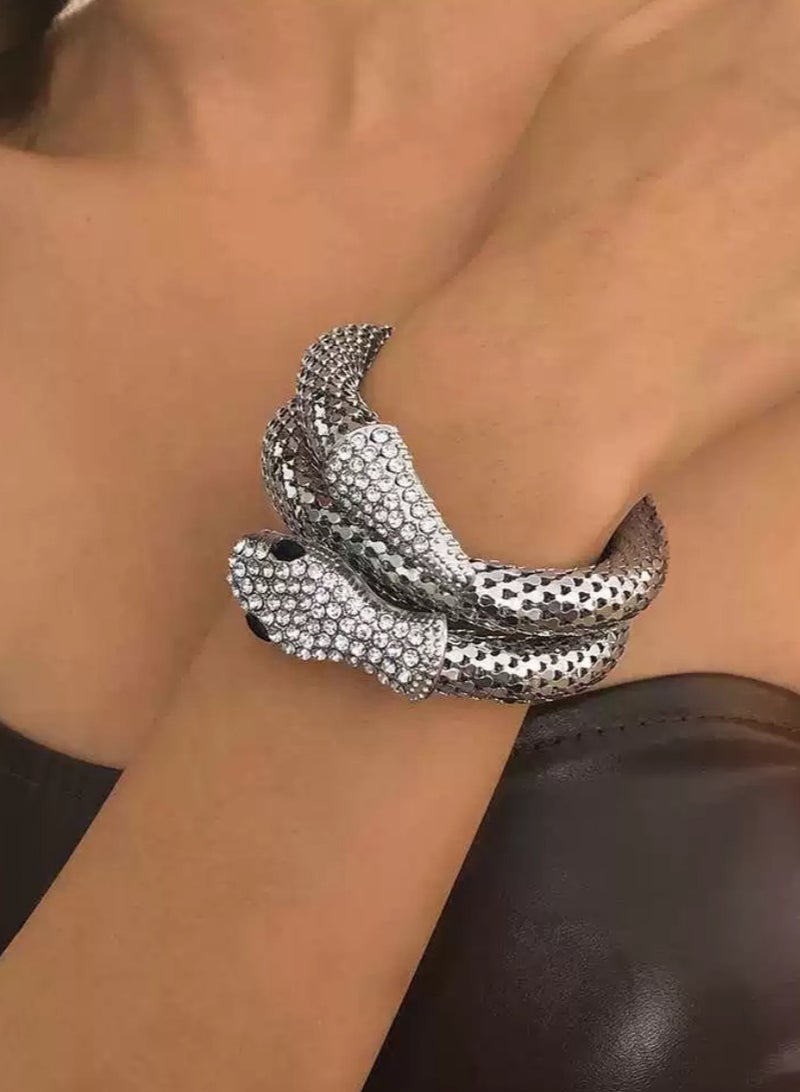 Punk Style Silver Diamond-Encrusted Magnetic Snake Choker Necklace - Image 4