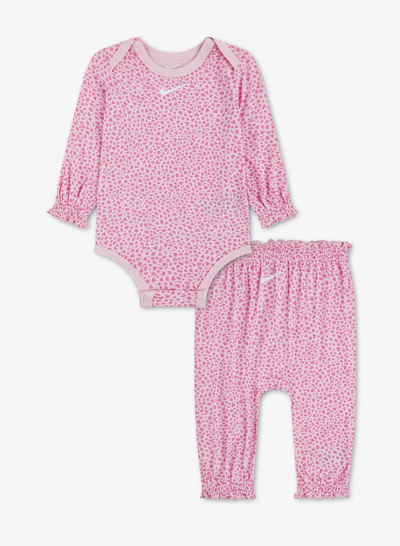 Nike Infant Essentials Mini Spot Print Set