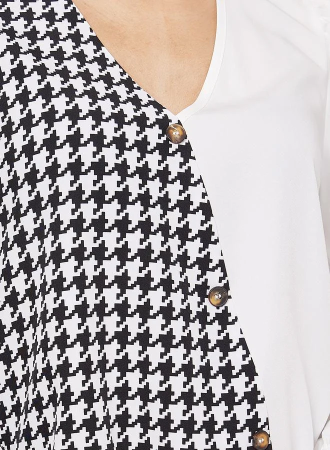 Styli Houndstooth Pattern V Neck Blouse with Button Detail