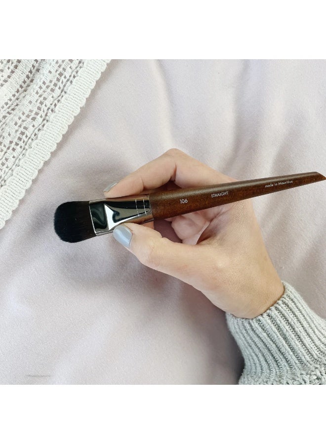 MAKE UP FOR EVER Foundation Brush - Medium - Image 4