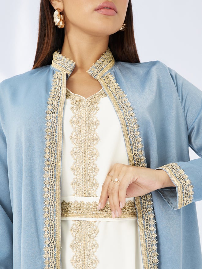 Styli Styli Lace Trim Collared Belted Satin Abaya with Inner Dress  - Image 4