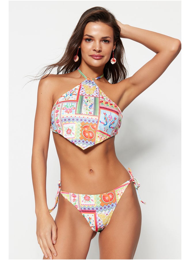 trendyol قطعة بيكيني سفلية بأرجل عادية بنمط الفاكهة TBESS23BA00233  - Image 1