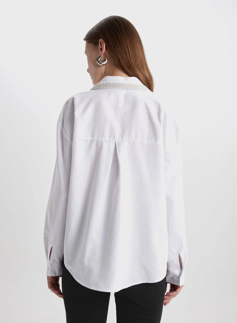 ديفاكتو قميص أكسفورد بأكمام طويلة وياقة قميص بقصة واسعة