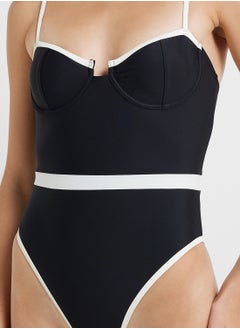 Strappy Colorblock Swimsuit - pzsku/ZE65CD5AB8B5B2B123DDCZ/45/_/1740638021/43323084-6238-4a96-9f2e-9838152750b5