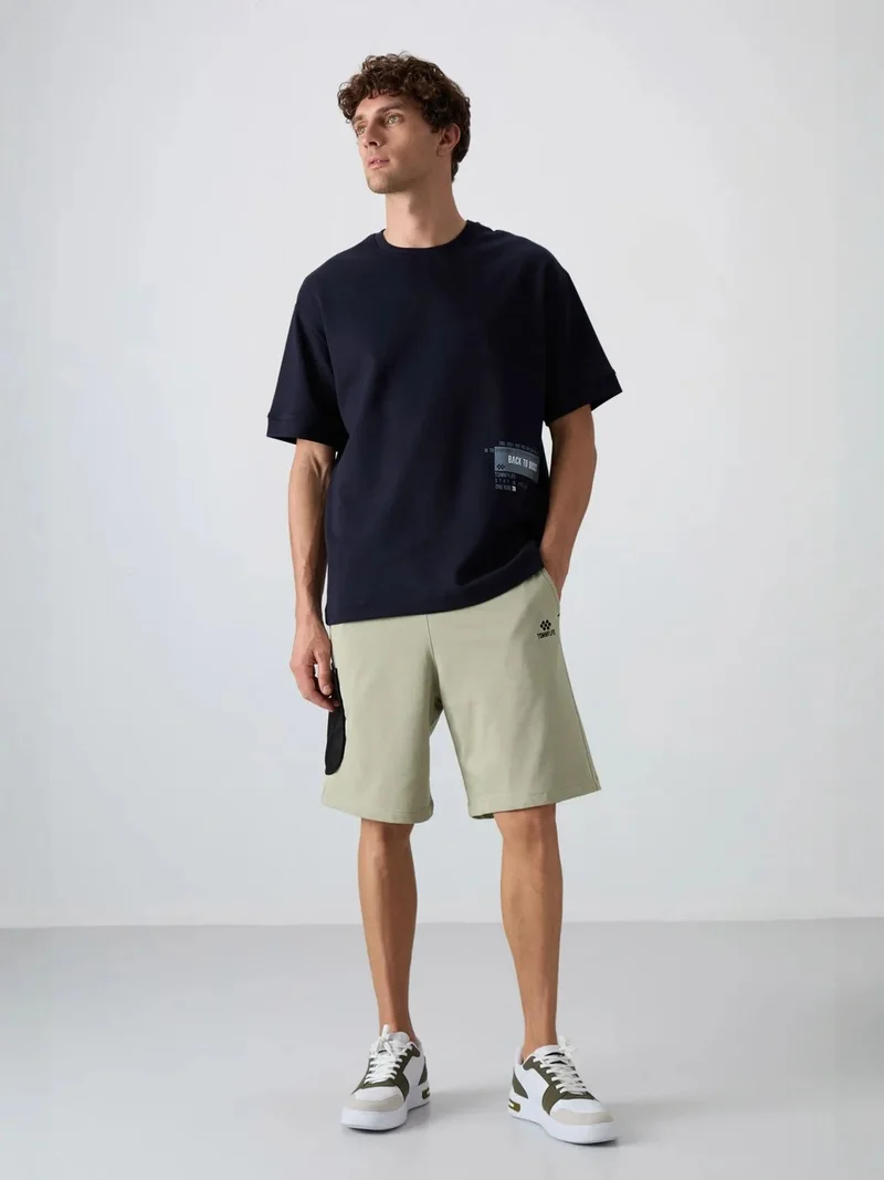 تومي لايف TOMMY Men's Wide-leg Cargo Shorts