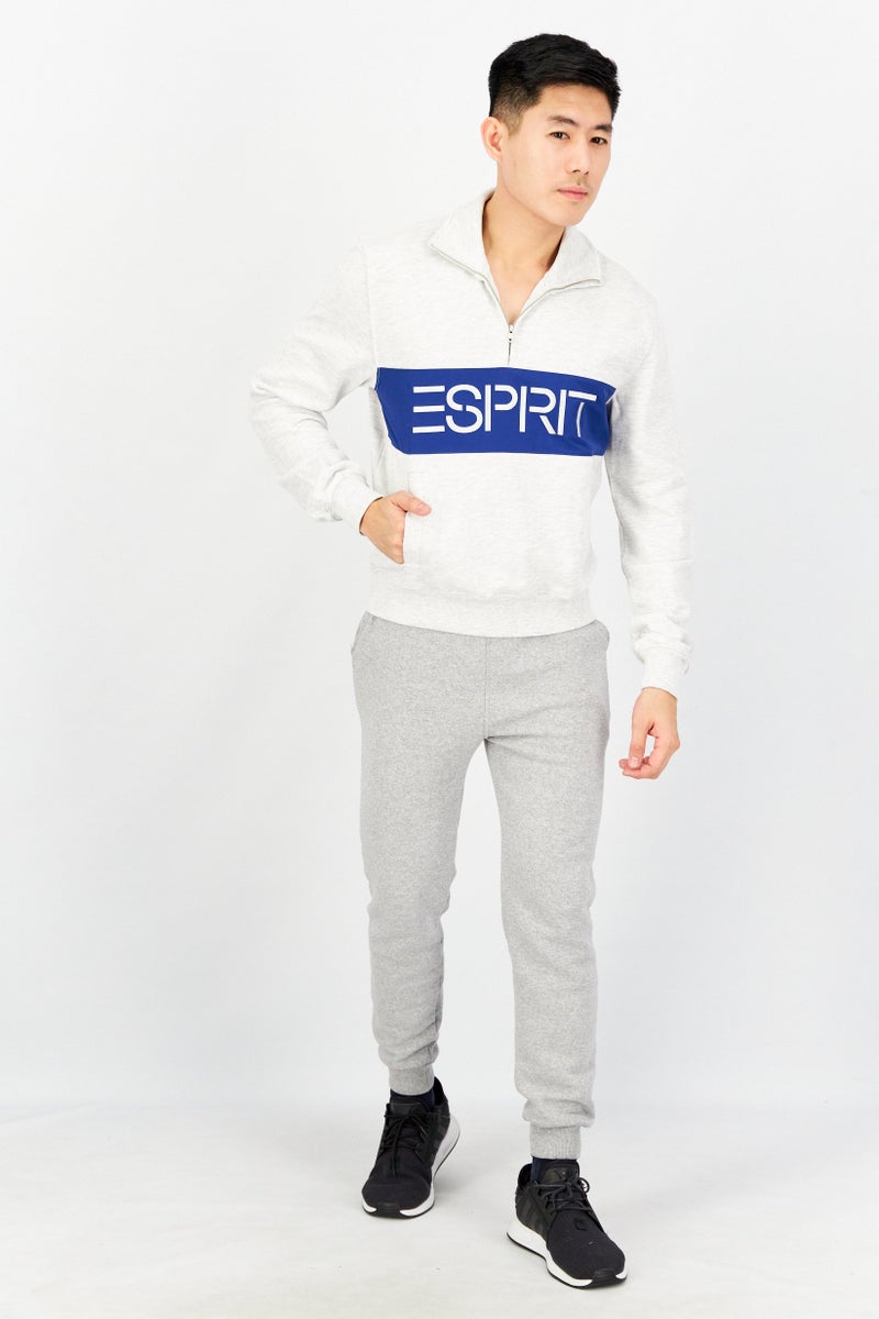 ESPRIT سويت شيرت رجالي بأكمام طويلة وياقة عالية مزخرفة، رمادي فاتح - Image 2