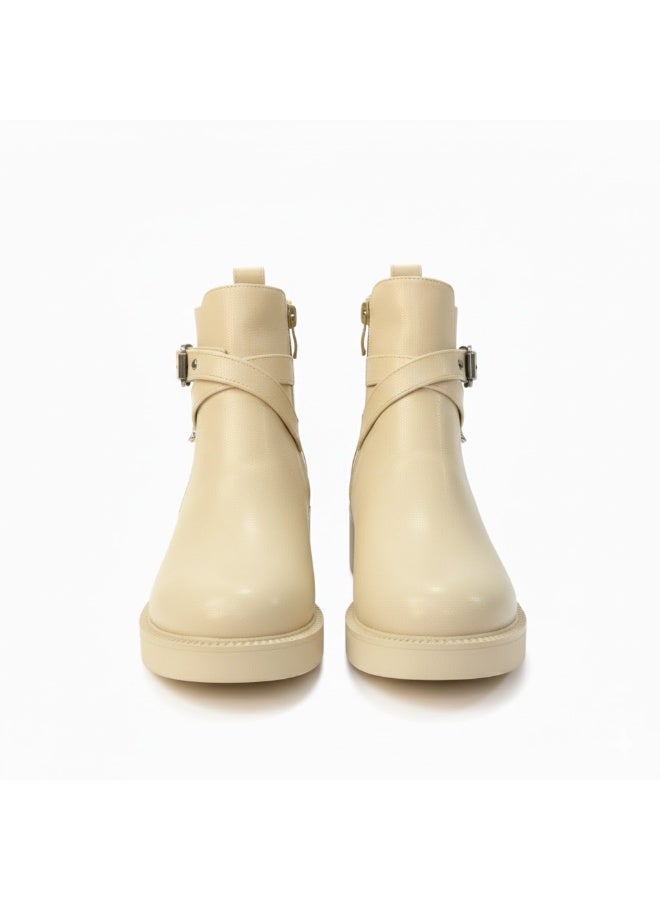 Stylish women's boots with a side pattern and elegant design, equipped with a metal strap. - Image 3