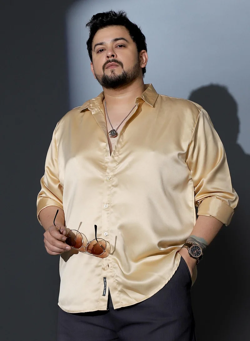 انستافاب بلس Instafab Plus Men Solid-Satin Regular Shirt | Spread Collar , Long Cuffed Sleeves | Button Closure , Curved Hem | Solid Plain Material | Woven Fabric For Party & Evening Wear | Buff Beige