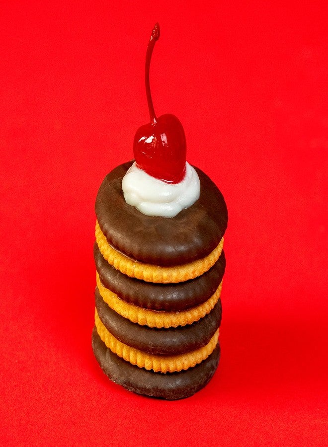 RITZ Fudge Covered Holiday Crackers, Party Snacks, Limited Edition, 7.8 oz - Image 3