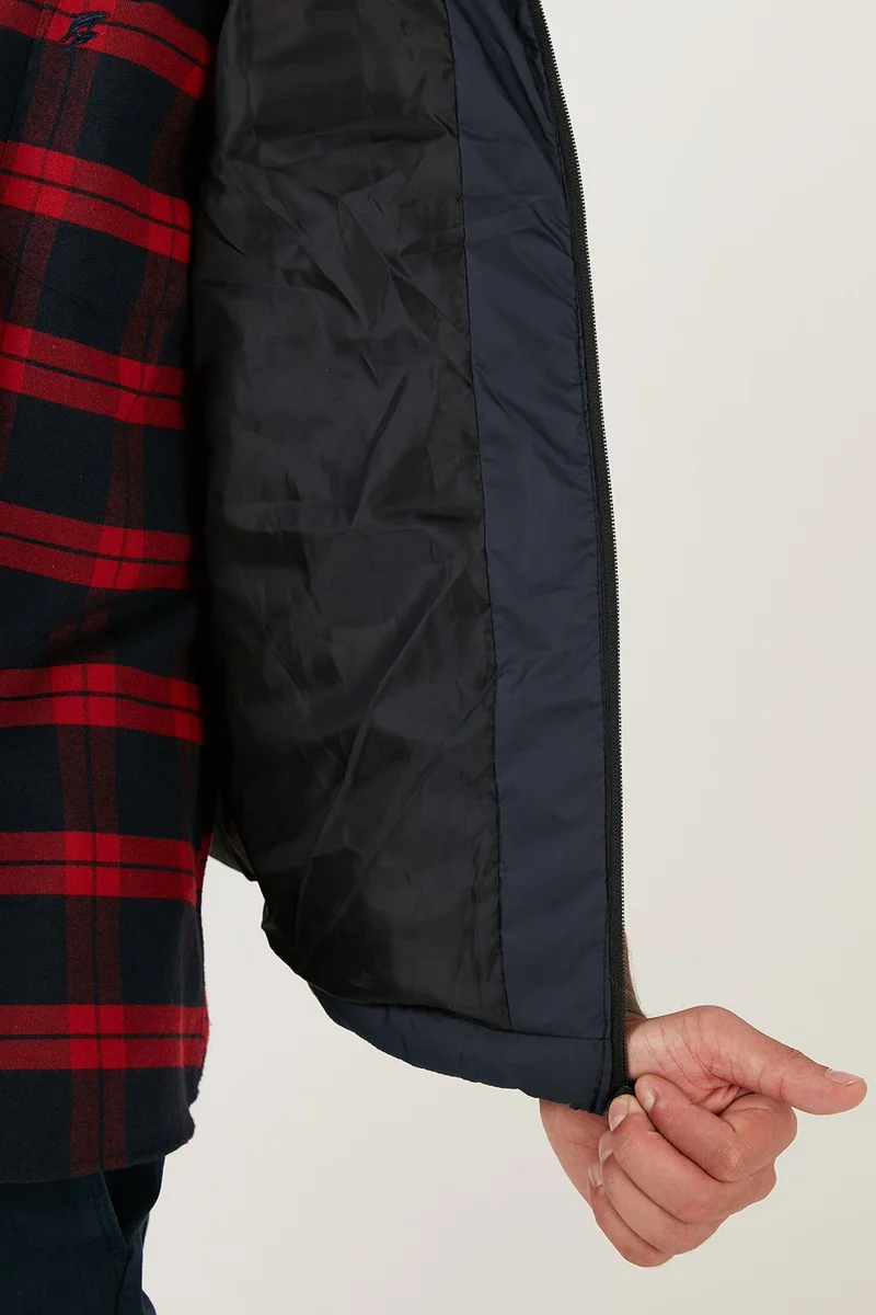 Buratti Slim Fit Water and Wind Resistant Stand Collar Comfortable Inflatable Vest Men's Vest 649020