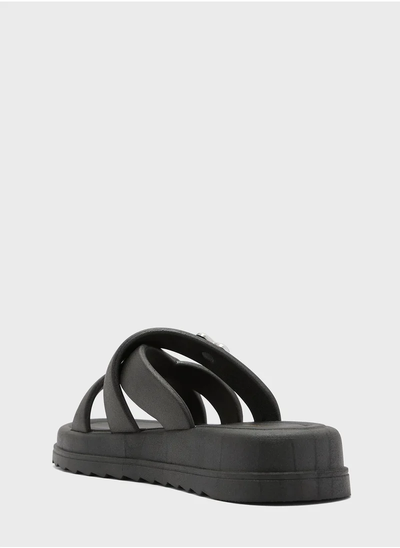 جينجر Crossover Strappy Slide With Heart