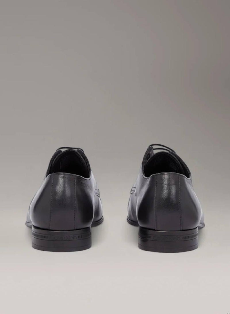 كالفن كلاين حذاء من الجلد برباط - Image 4