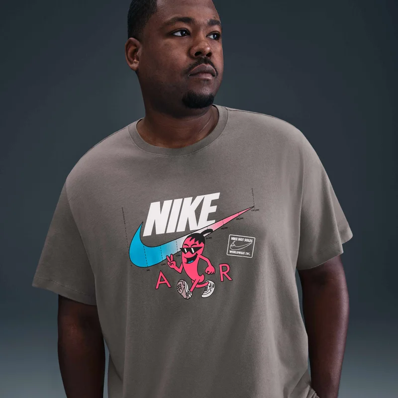 Nike Men's Sportswear Sole Food T-Shirt