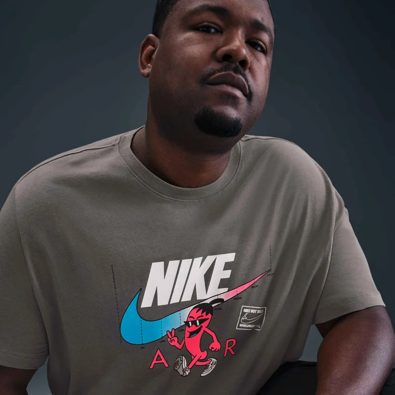 Nike Men's Sportswear Sole Food T-Shirt