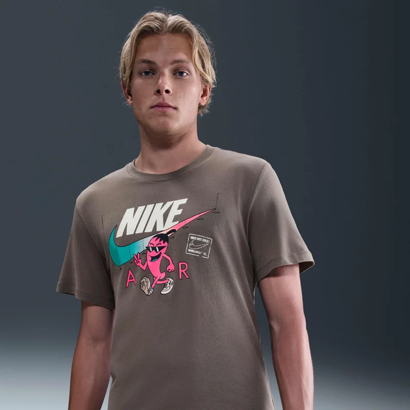 Nike Men's Sportswear Sole Food T-Shirt