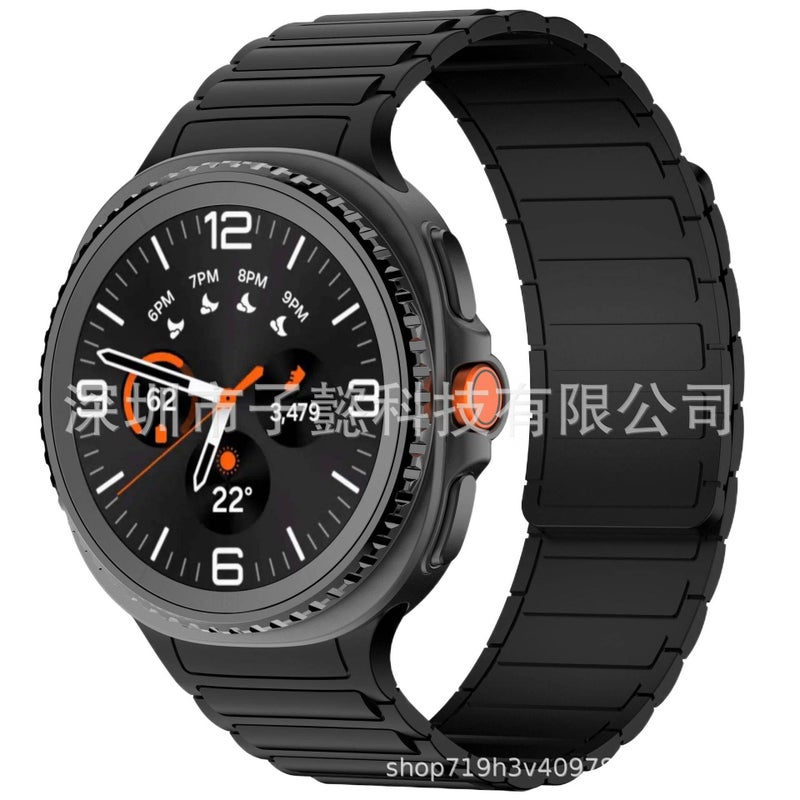 سوار ساعة ذكية رياضي من السيليكون متوافق مع Samsung Galaxy Watch 8 بملاءمة قابلة للتعديل وحزام ناعم للاستبدال اليومي باللون أسود قابل للتعديل - Image 1
