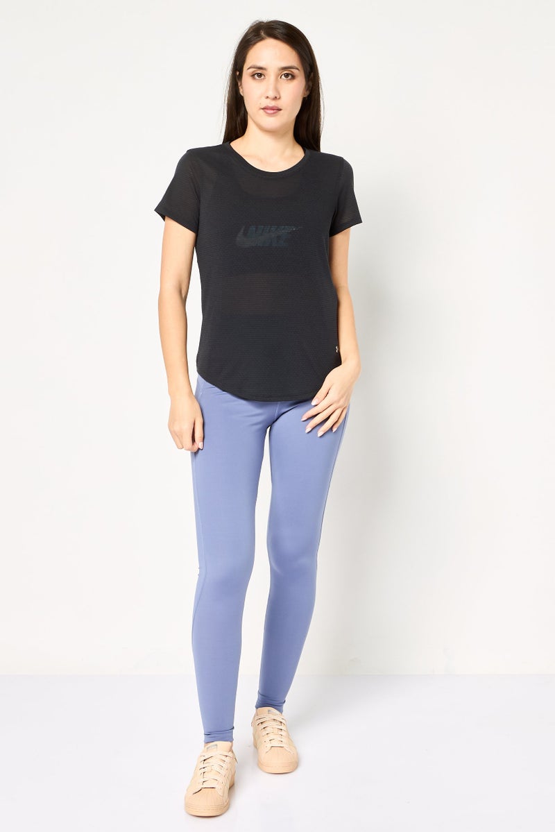 UNDER ARMOUR تي شيرت تدريب قصير الأكمام للنساء، أسود - Image 2