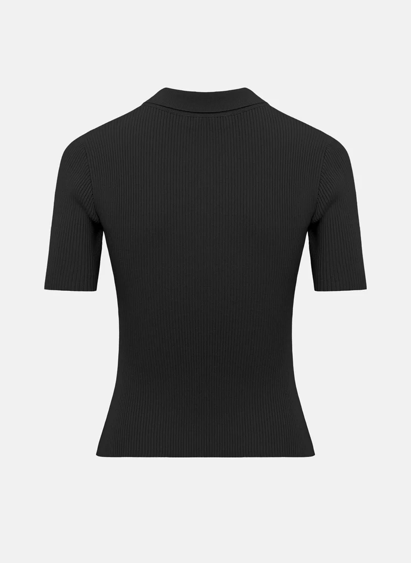 Lichi Rubbed knit polo with buttons on the collar