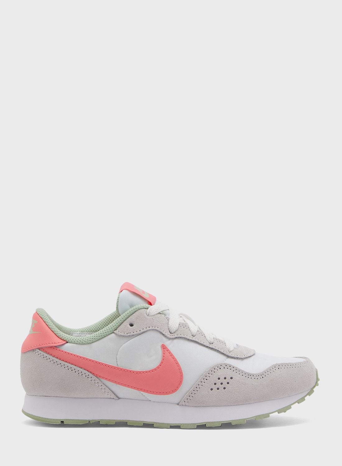 nike valiant shoes womens