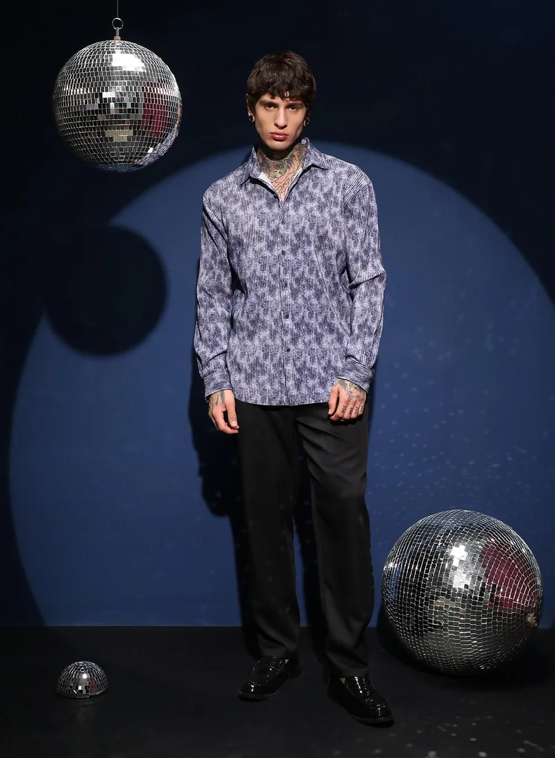 Campus Sutra Men's Indigo Blue Faded Corduroy Relaxed Shirt For Casual Wear | Spread Collar | Long Cuffed Sleeves | Button Closure | Shirt Crafted With Comfort Fit For Everyday Wear