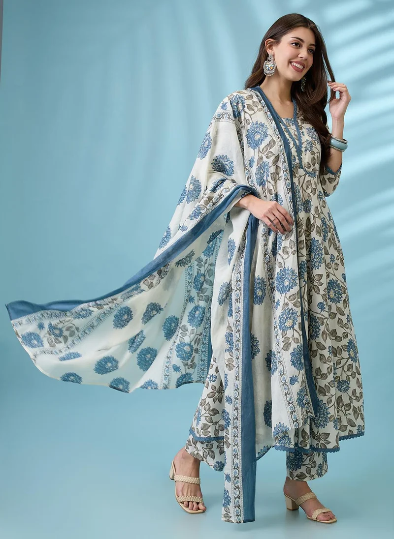 جلو باص طقم كورتا نسائي بطبعة أزهار زرقاء وياقة على شكل حرف  ودانتيل مع بنطلون ودوباتا