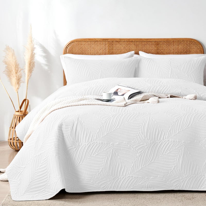 OARAGE King Quilt Bedding Set Lightweight Soft White Bedspread Coverlet with Leaf Pattern Ultrasonic Microfiber Bed Cover Set for All Season 3 Pieces (1 Quilt  2 Shams) - Image 1