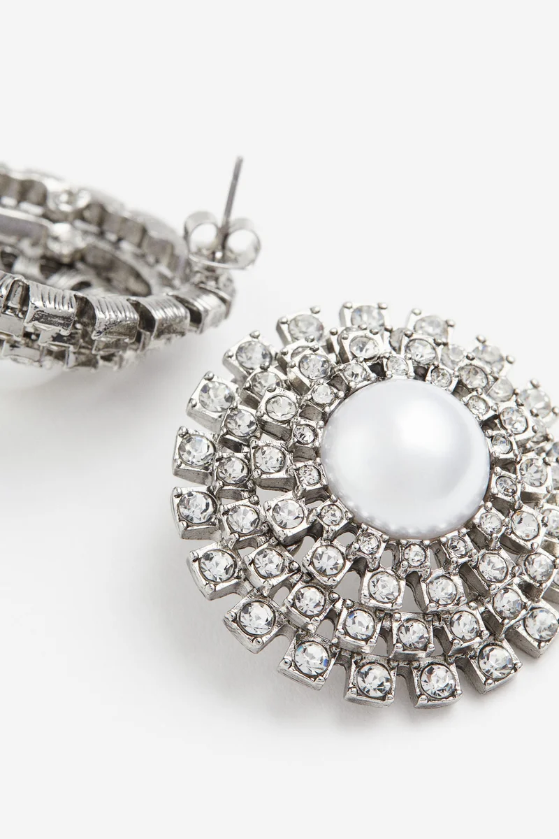 اتش اند ام حلق مرصّع بأحجار الراين