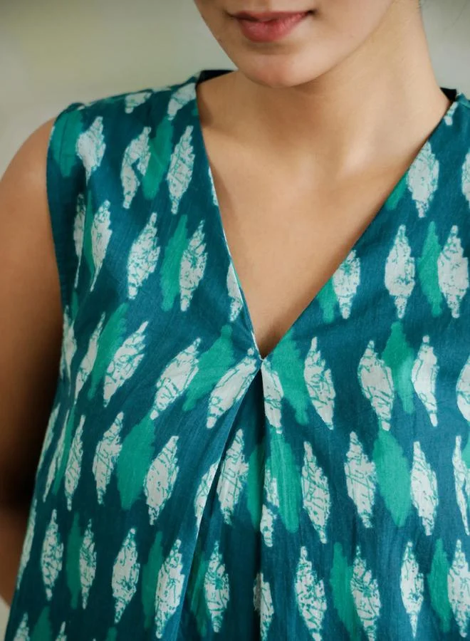 sanskrutihomes Sanskrutihomes Geometric Print V-Neck Sleeveless Cotton Top