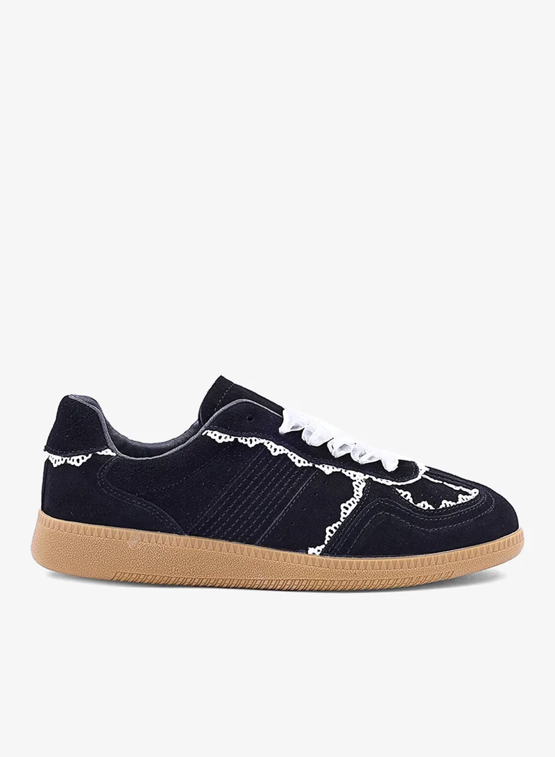 Womens low-top suede sneakers