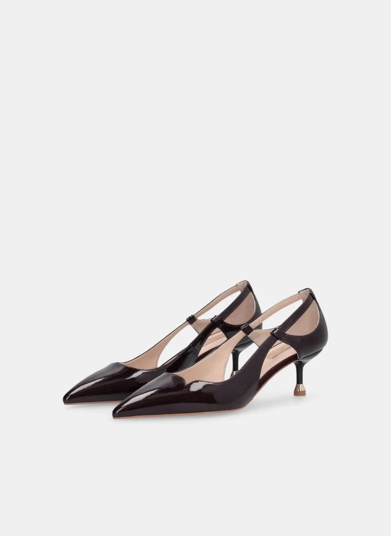 ليو جو Patent leather court shoes with cut-out detailing