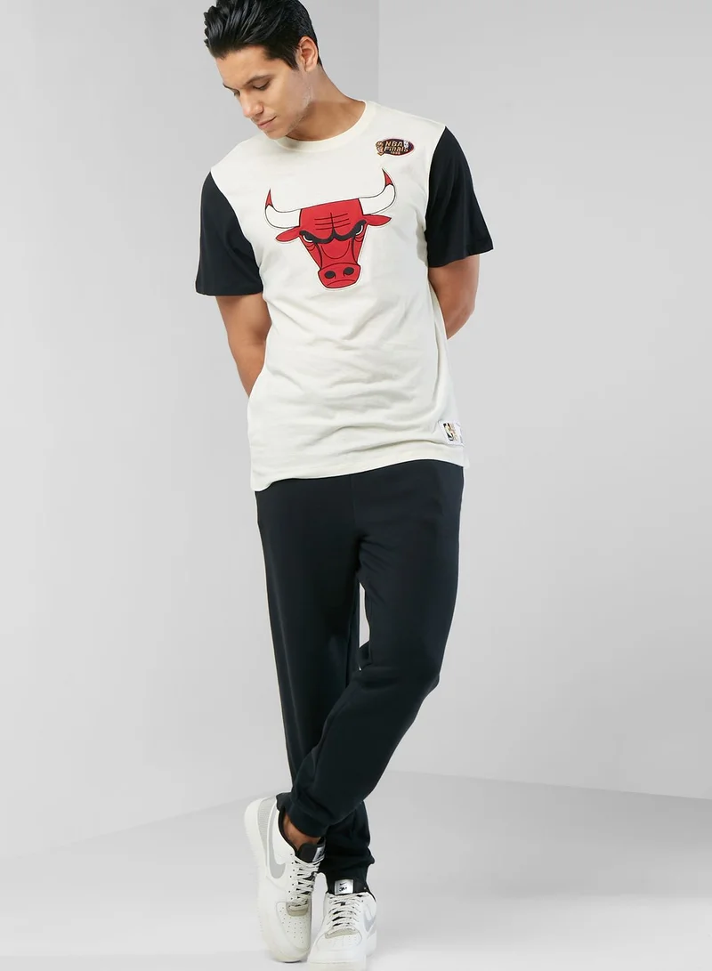 Mitchell & Ness Chicago Bulls Color Blocked T-Shirt