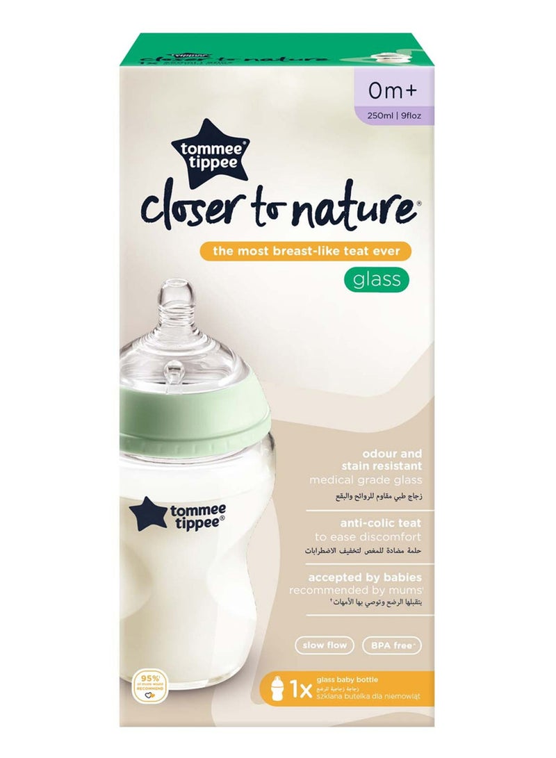tommee tippee Pack Of 1 Closer To Nature Glass Baby Bottle Slow Flow Breast-Like Teat With Anti-Colic Valve 250ml/9oz 0M+ Assorted - Image 3