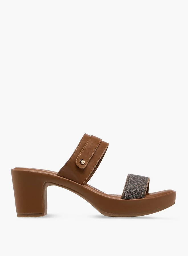 فلورا بيلا من شو إكسبرس صنادل نسائية بنعل سميك بحزام مطبوع بحروف أولى