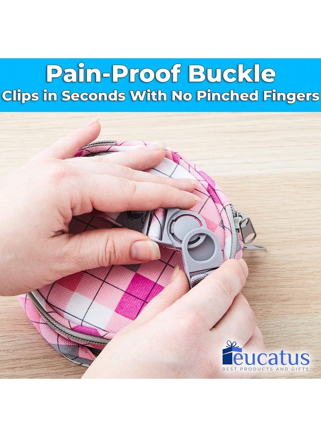 Eucatus حقيبة سفر زرقاء مربعة بنمط جيبَيْن مع حزام. قابلة للتوسيع، معزولة، بطانة مقاومة للماء للتحكم في الروائح. تحتوي على أقسام رطبة/جافة لحمل وسادات الرضاعة، الحفاضات، السدادات القطنية، الفوط الصحية، وأغراض النظافة الشخصية. - Image 3