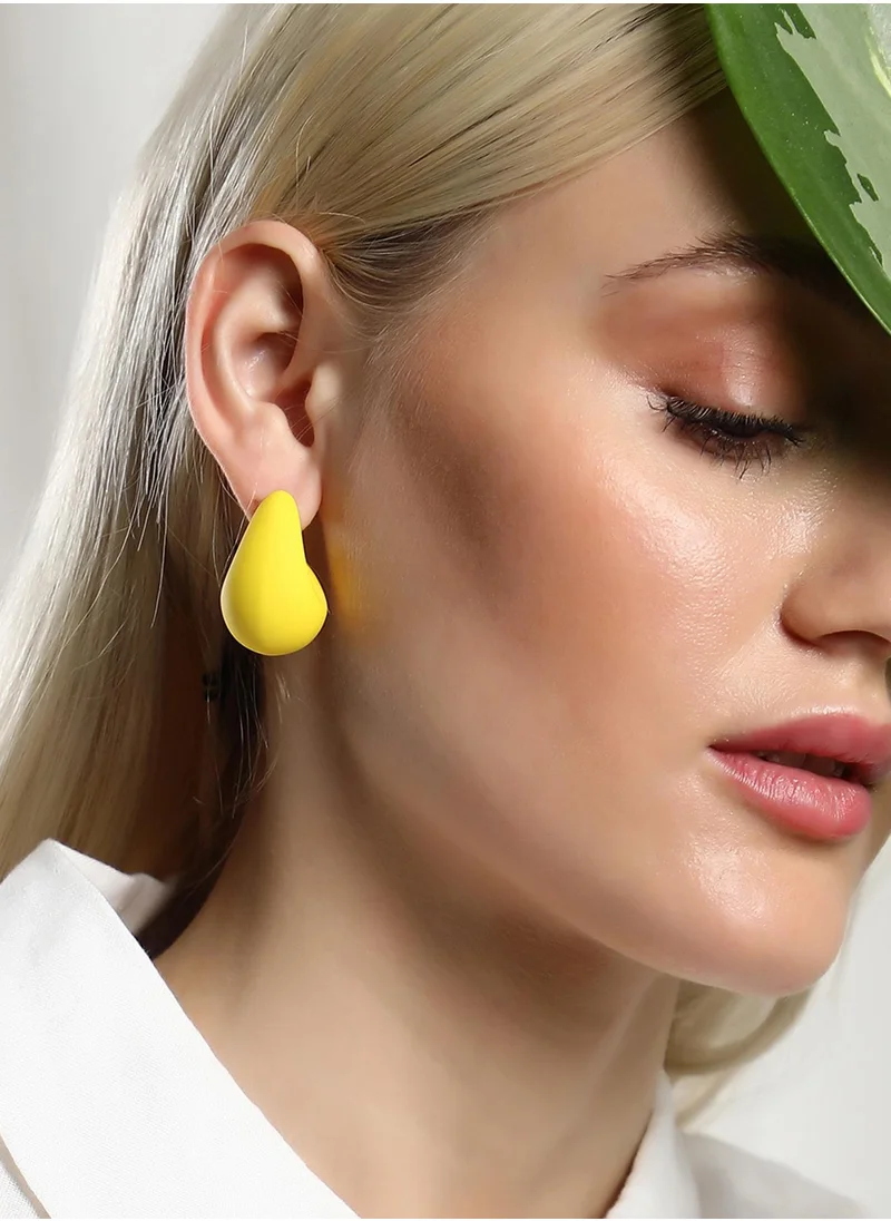 سوهي The Medium Teardrop Shaped Stud Earrings