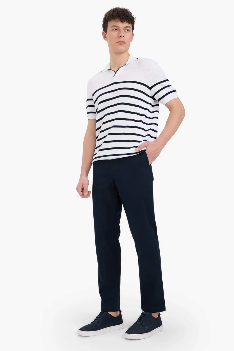 ديفاكتو Regular Fit Pocketed Straight Leg Chino Pants