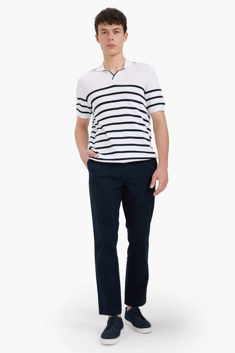 ديفاكتو Regular Fit Pocketed Straight Leg Chino Pants