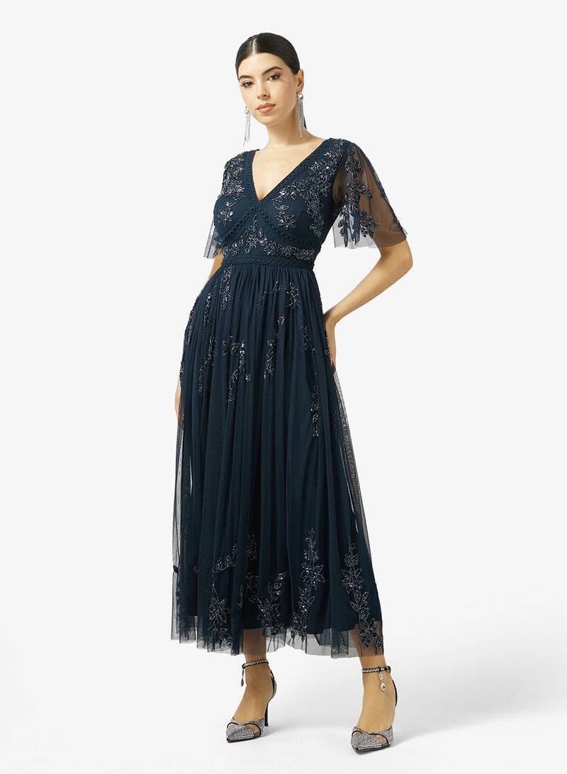 مايا فستان ماكسي بظهر مفتوح وأكمام ملاك مزخرفة - Image 1