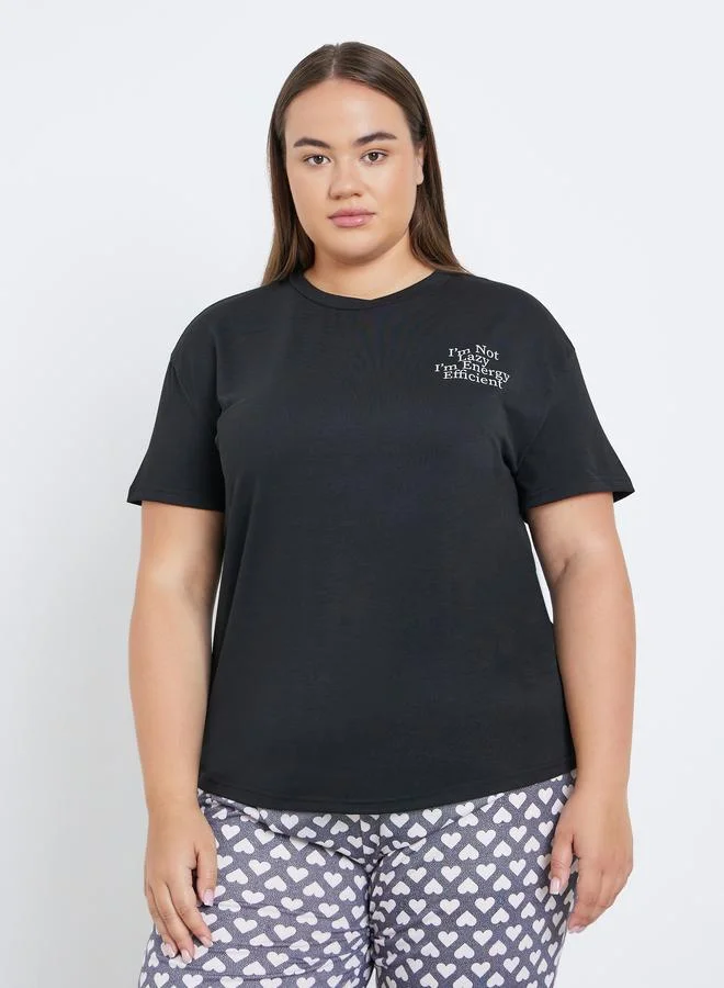 Styli Styli Plus Drop Shoulder Slogan T-Shirt and Heart Cuffed Pyjama Set