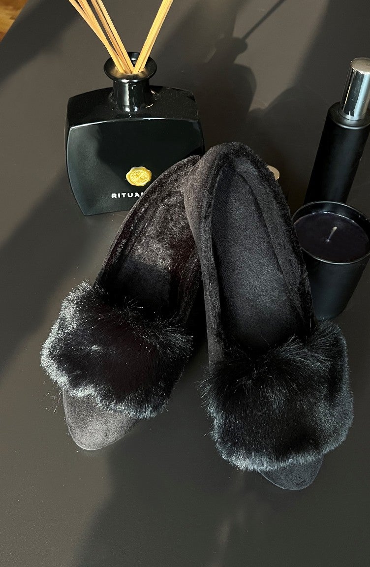 Renkli Butik Stylish Women's Home Shoes with Colorful Boutique Fur Detail  - Image 1