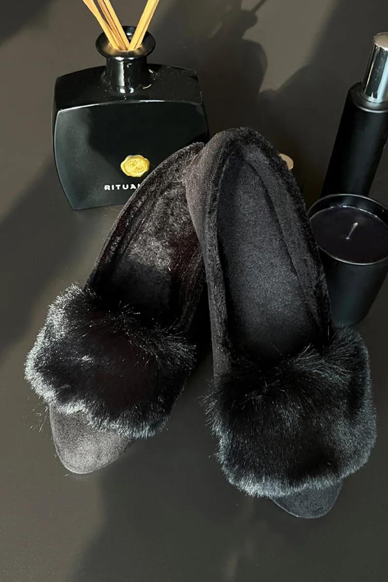 Renkli Butik Stylish Women's Home Shoes with Colorful Boutique Fur Detail