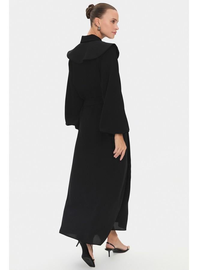 جون فستان ماكسي أسود بياقة دمية وأكمام بالون وربطة خصر مفصل - Image 5