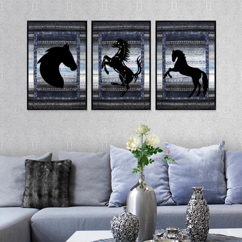 ماركتنا ثلاث لوحات قماشية بتصميم حصان مع برواز مجوف مقاس (120×60) ثلاث قطع - Image 2