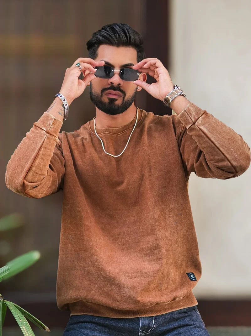 مانياك سويت شيرت رجالي مانياك بني واسع بأكمام كاملة بياقة مستديرة وغسيل حمضي