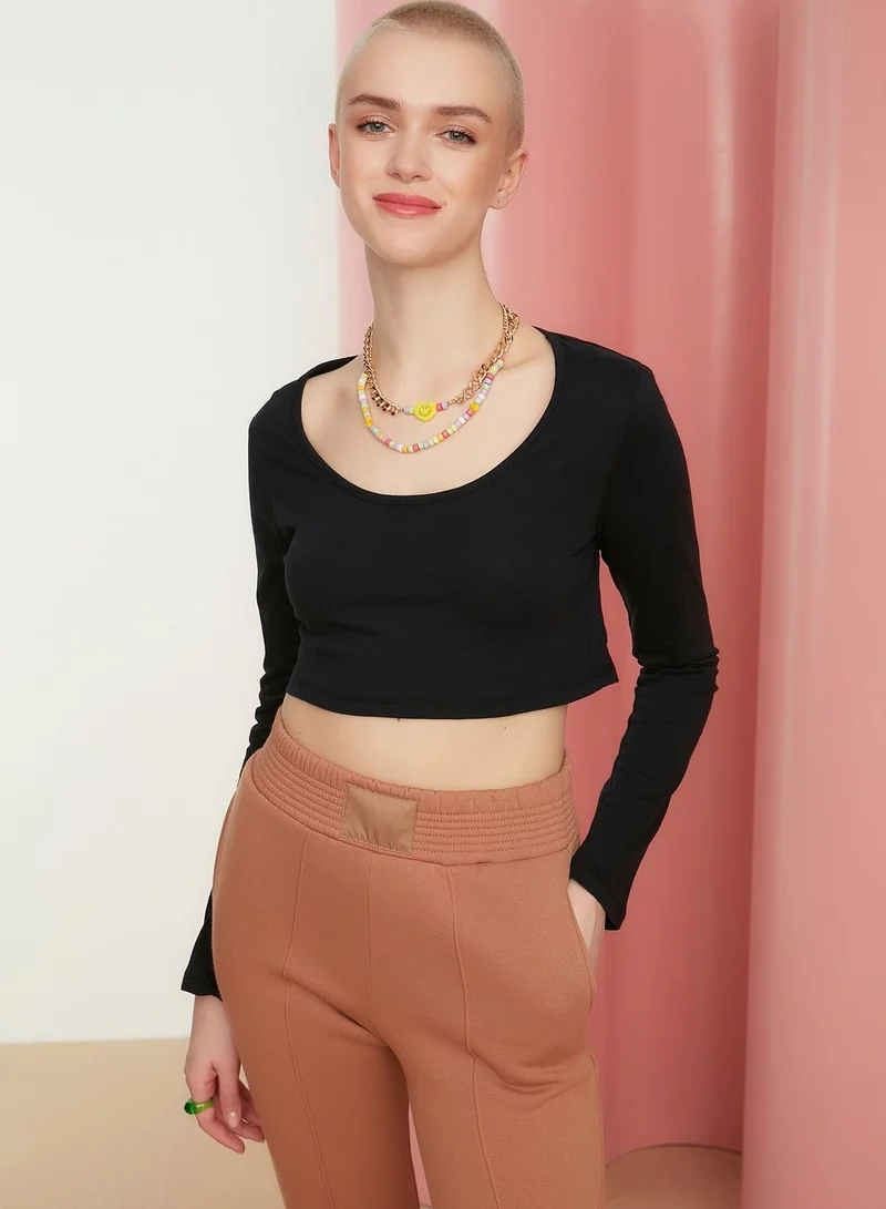 trendyol Round Neck Crop Top