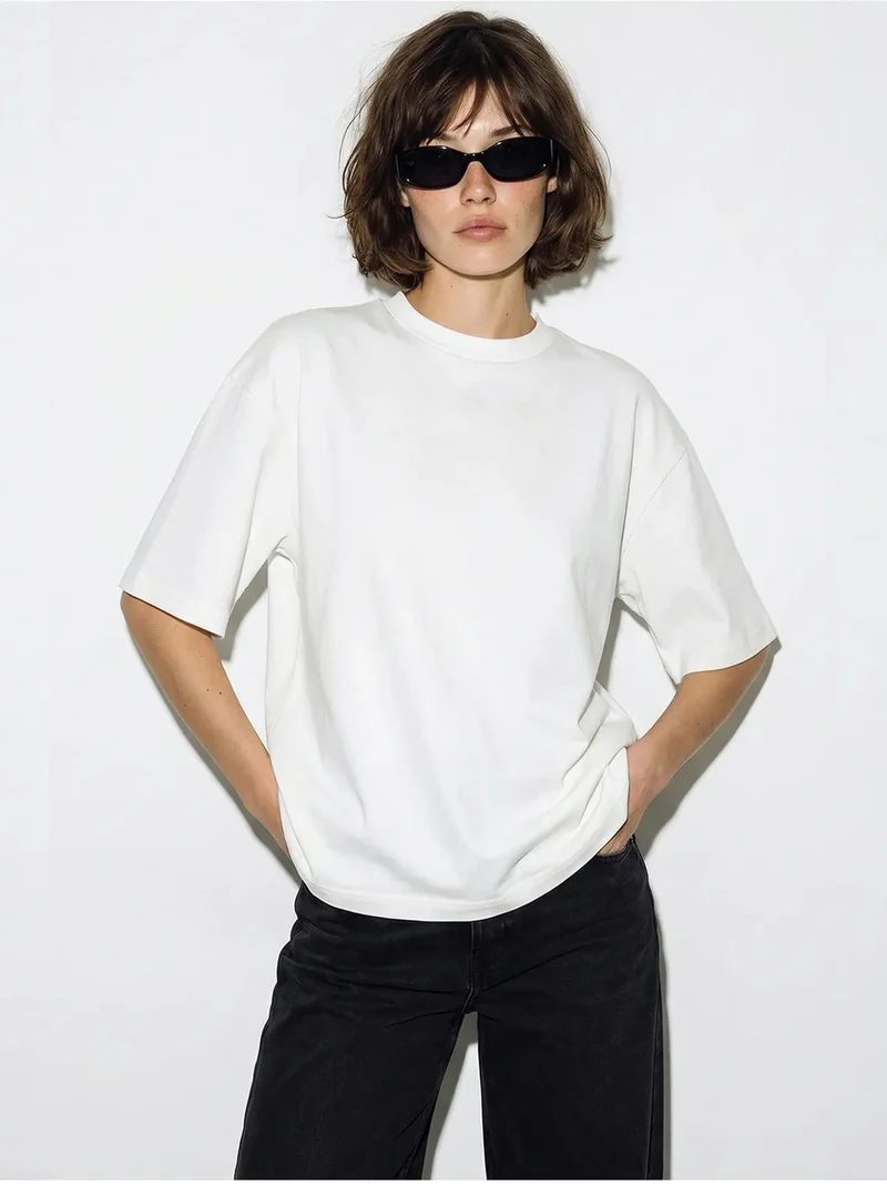 بيانكو لوتشي LUCCI Oversized Cut-Out Crew Neck T-Shirt