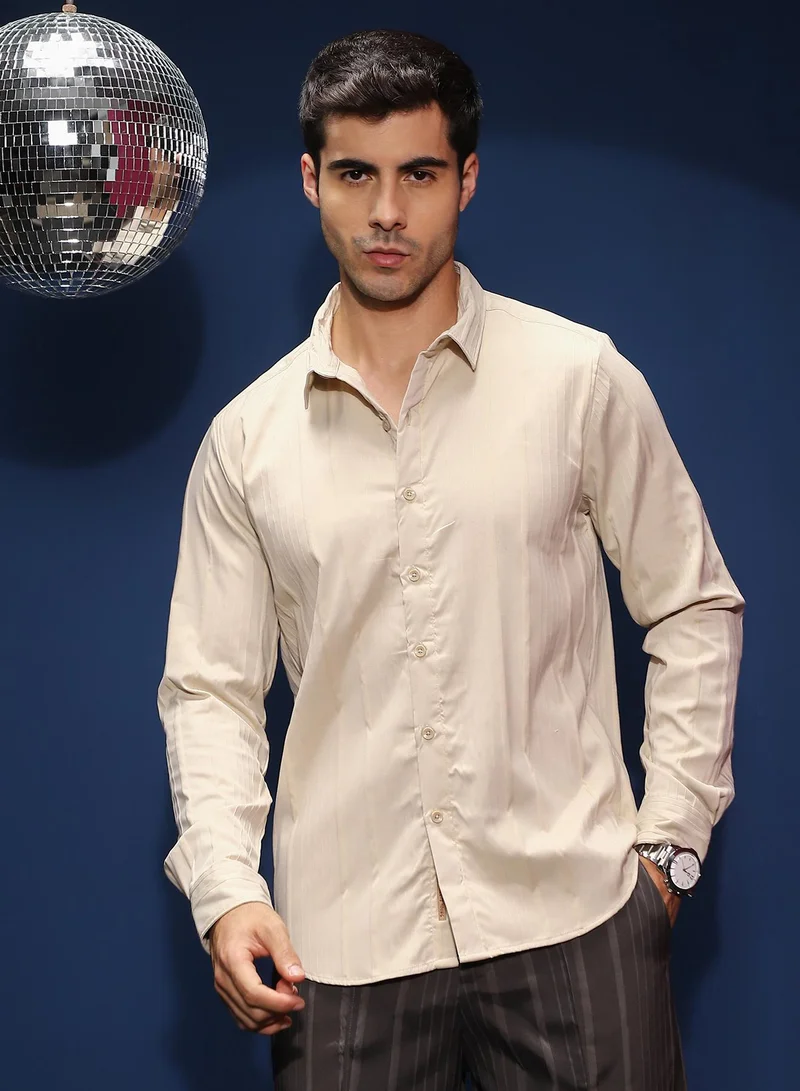 كامبوس سوترا قميص رجالي بيج غير متماثل مريح للارتداء الكاجوال