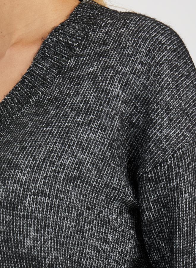 ستايلي فستان قصير بتفاصيل محبوكة وأكمام طويلة - Image 3