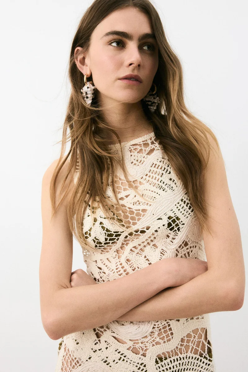 اتش اند ام فستان بمظهر كروشيه