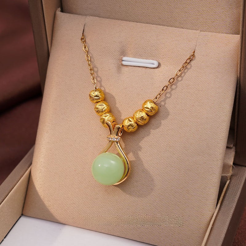 Chic Versatile New Design Ladies Necklace Liufuzhu Emerald